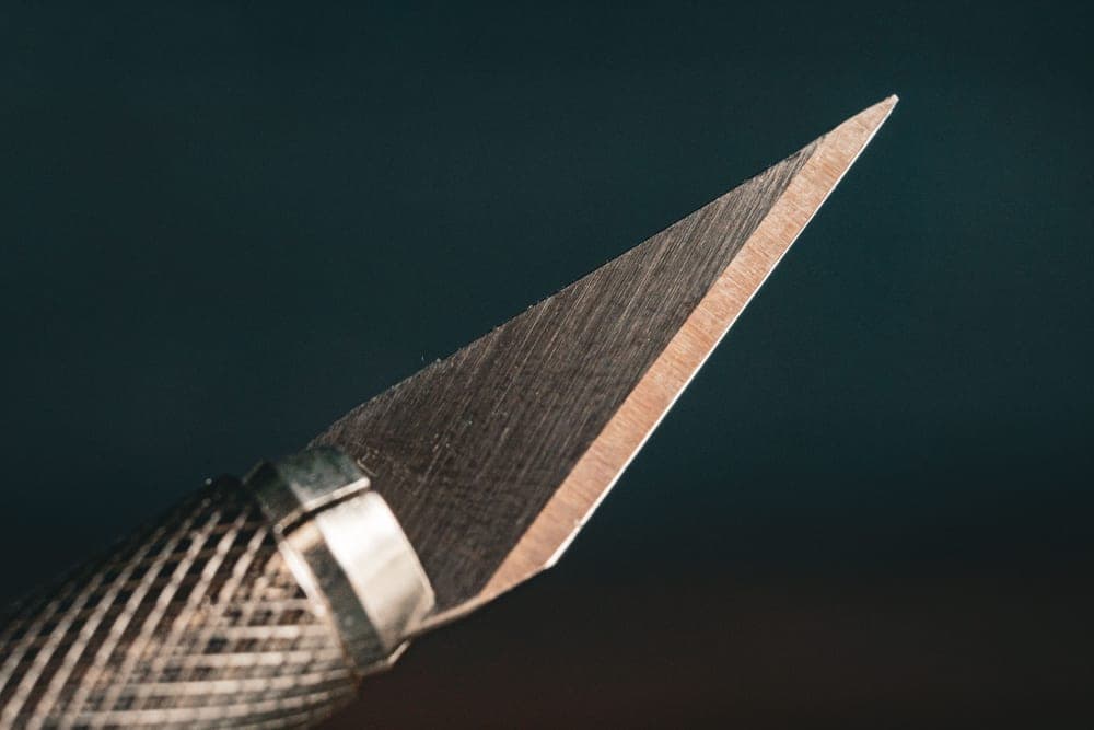 A blade edge photographed in close detail